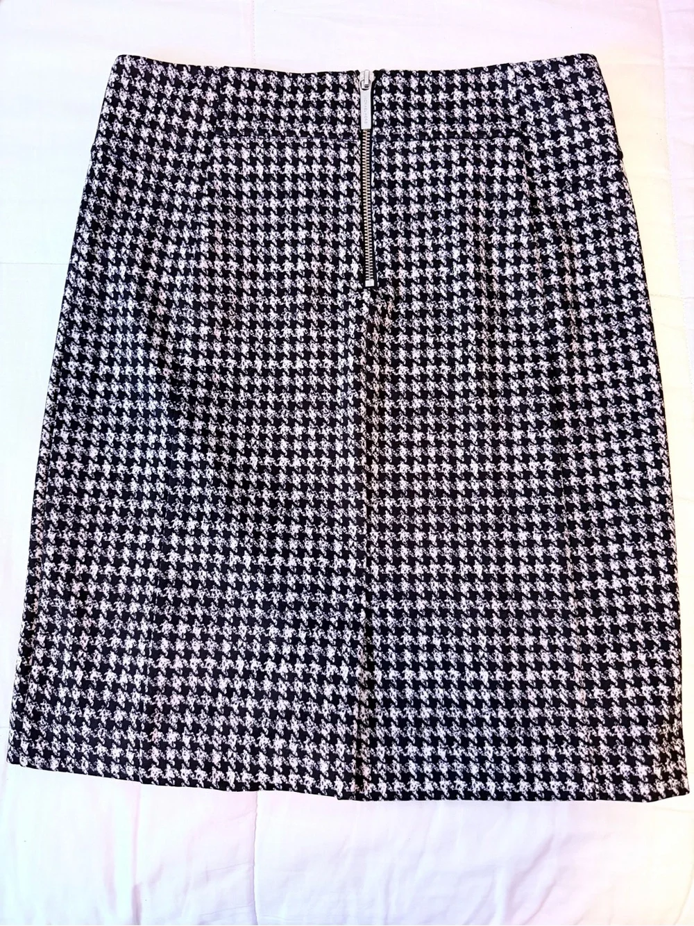Michael Kors Black and White Houndstooth Pencil Skirt Size 4